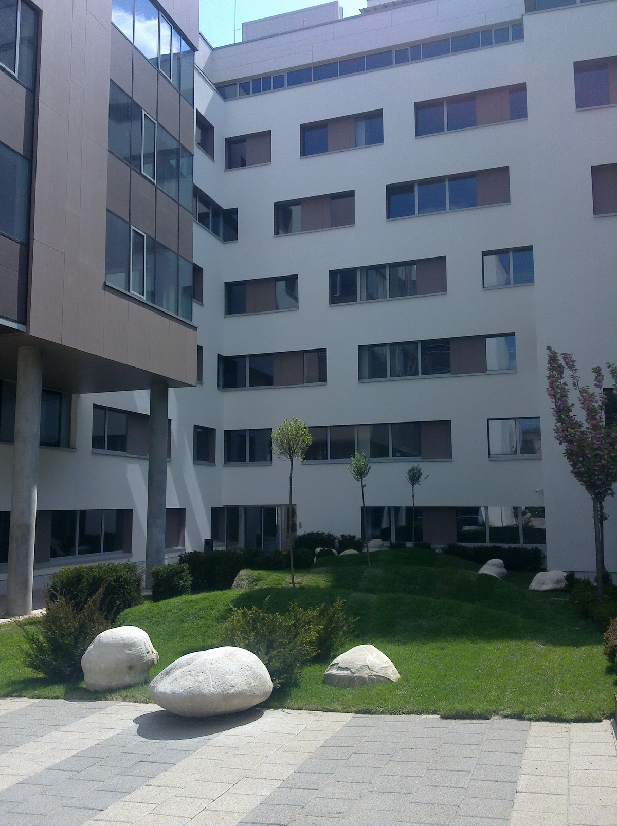 Kacsa utcai irodaház 