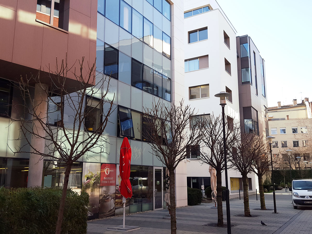 Kacsa utcai irodaház 